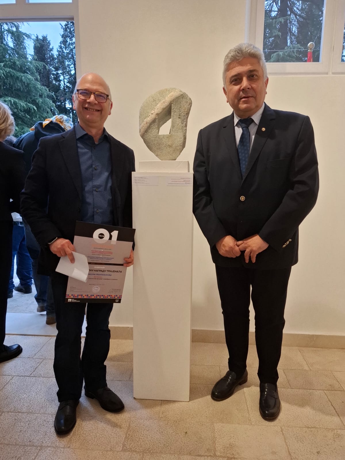 Награда за български скулптор на Първото балканско триенале на малките скулптури